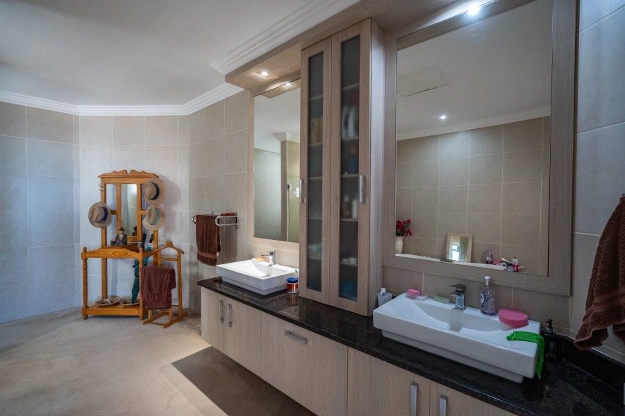 4 Bedroom Property for Sale in West Bank Eastern Cape